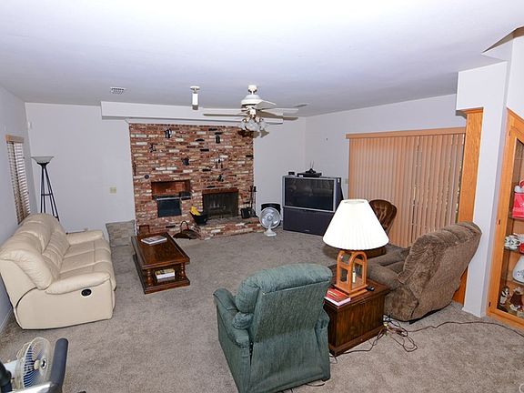 5th image of 418 S Gardenglen St