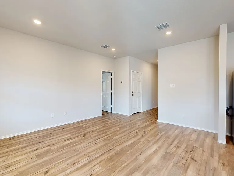 824 Chambray Dr — Photo 12