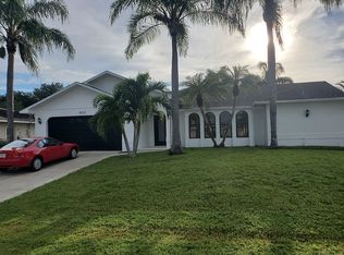 3513 SE Santa Barbara Pl, Cape Coral, FL 33904