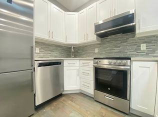 28-11 Steinway St #3R, Astoria, NY 11103