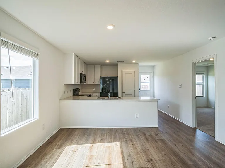 505 Sergeant Murphy Rd — Photo 4