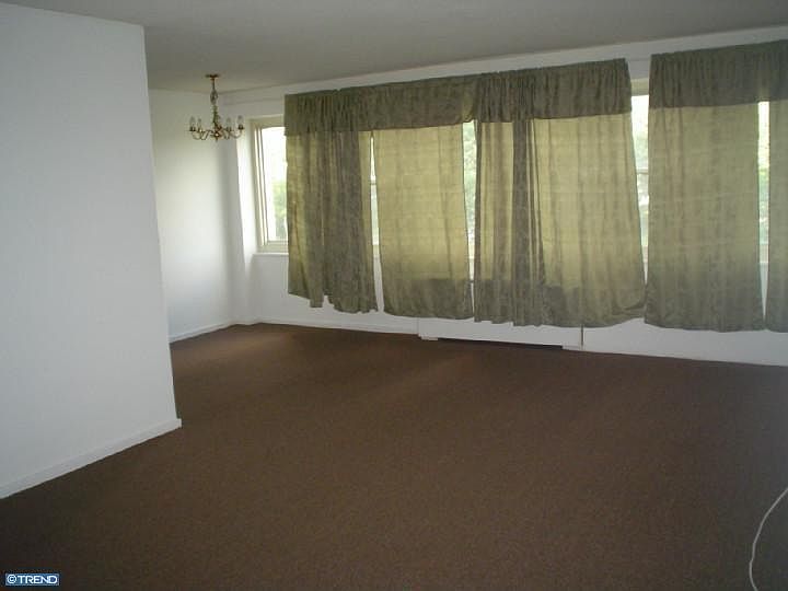 2nd image of 305 Barclay Towers