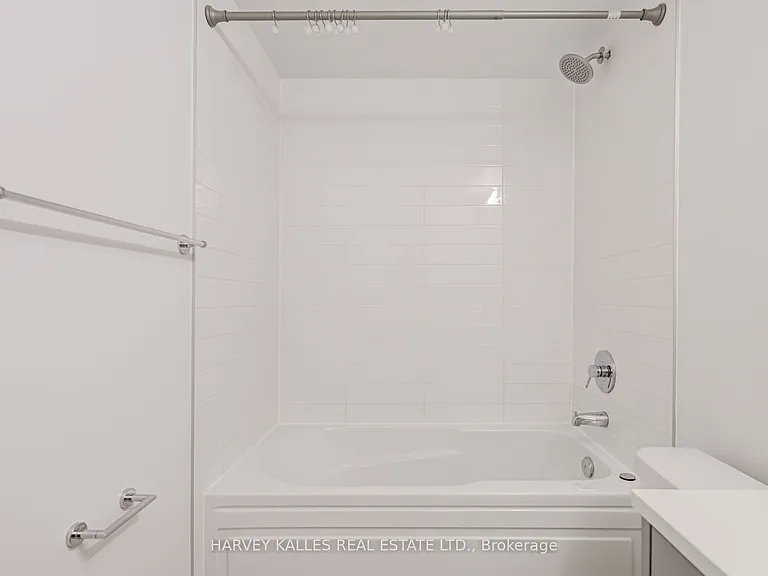 3200 Dakota Cmn #B814 — Photo 25
