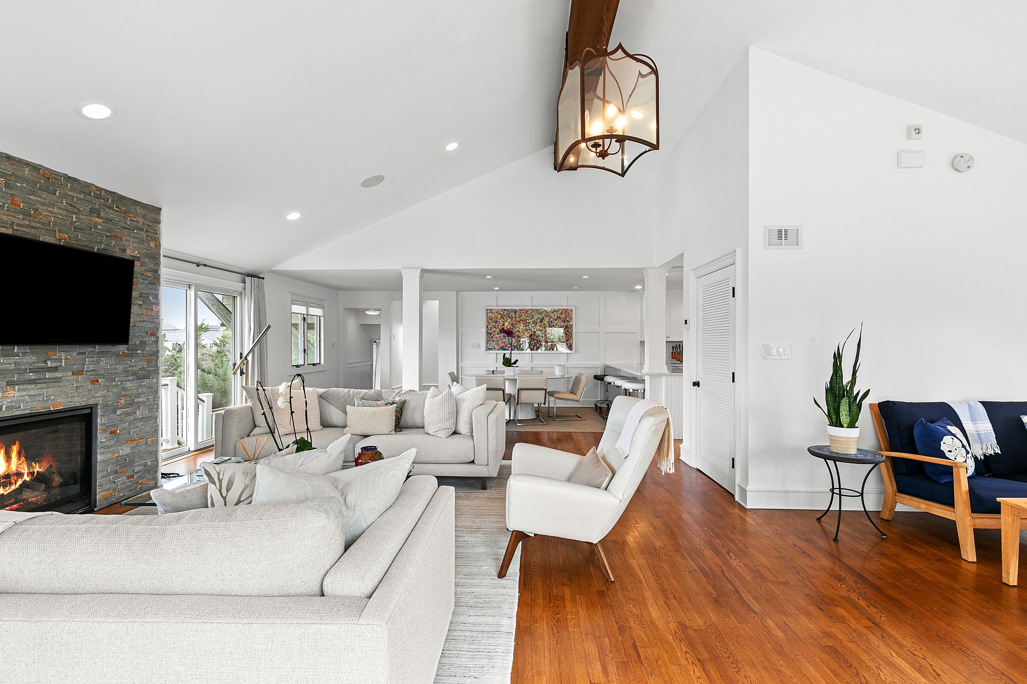 19 Sandgate Ln, Southampton, NY 11968 Out East