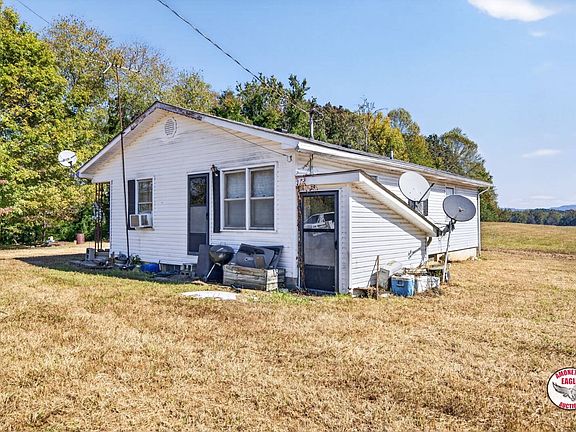 3rd image of 3570 Huntersville Rd #2