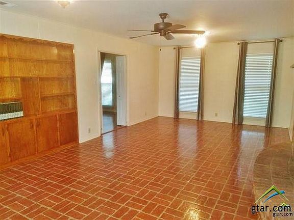 4th image of 1501 Hillcrest St
