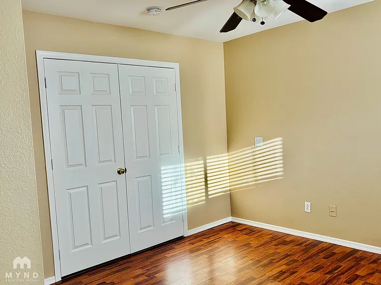 8128 W Mission Ln — Photo 17