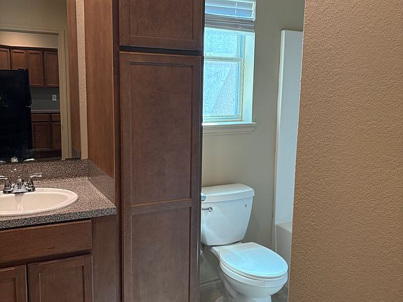 Hall Bath_10172025