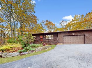 105 Longridge Dr, Hawley, PA 18428