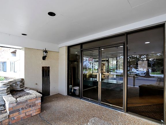 4th image of 3300 Carriage Way Dr #109