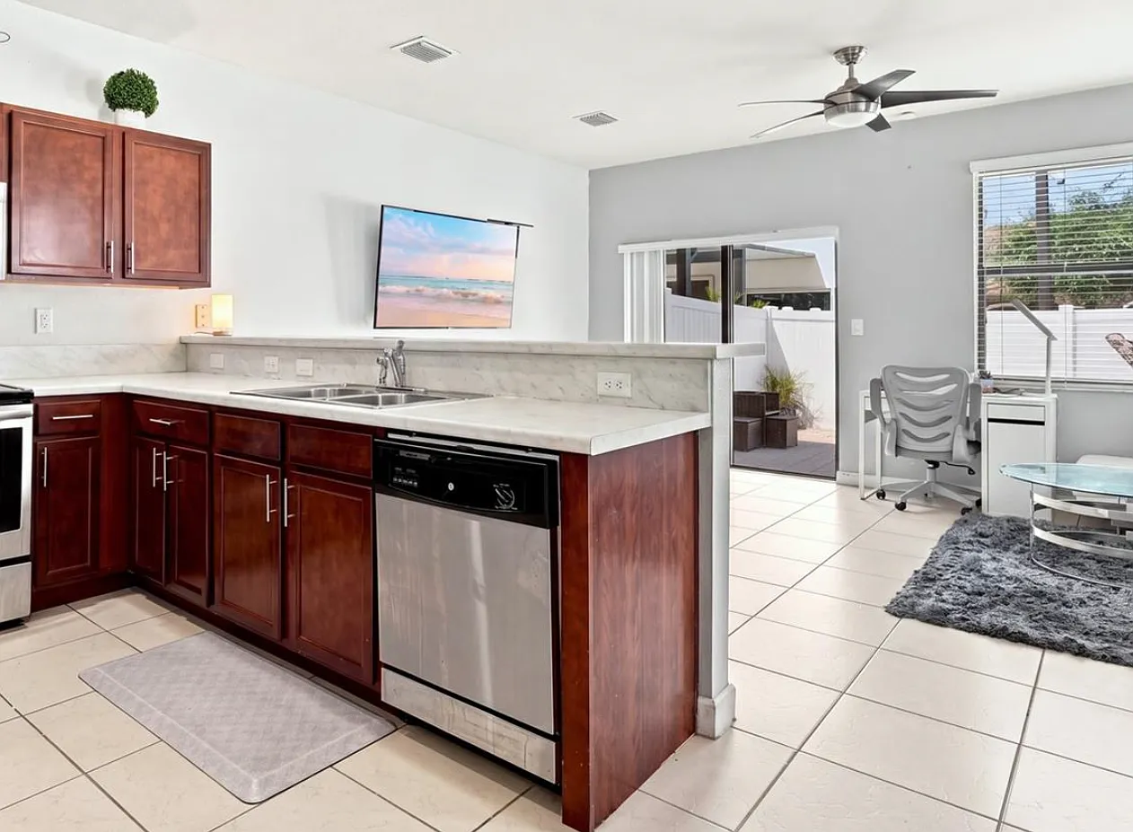 3 bed, 2.5 bath, 1545 sqft, $3,100 — Photo 4