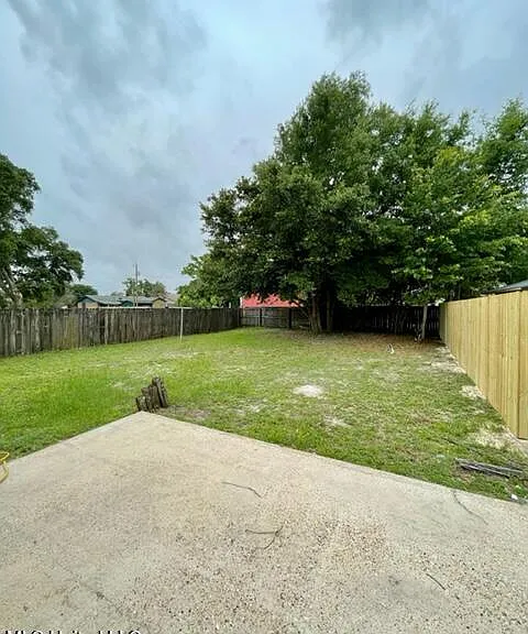 333 Belvedere Dr — Photo 31