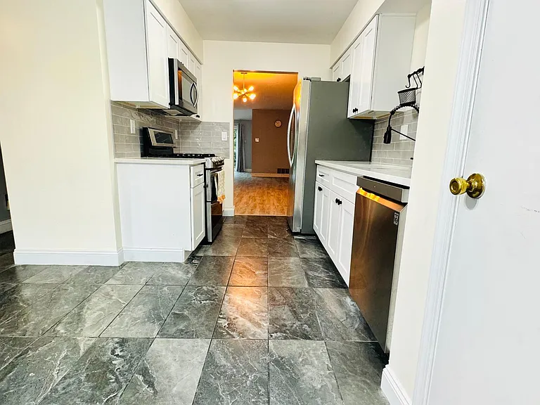 22 Wyckwood Ct — Photo 4