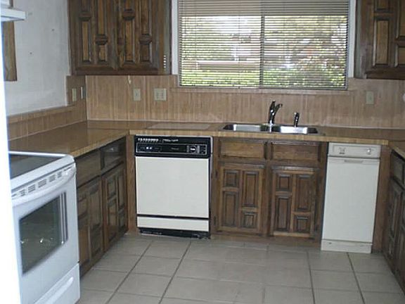 2nd image of 3104 Pin Oak Ct