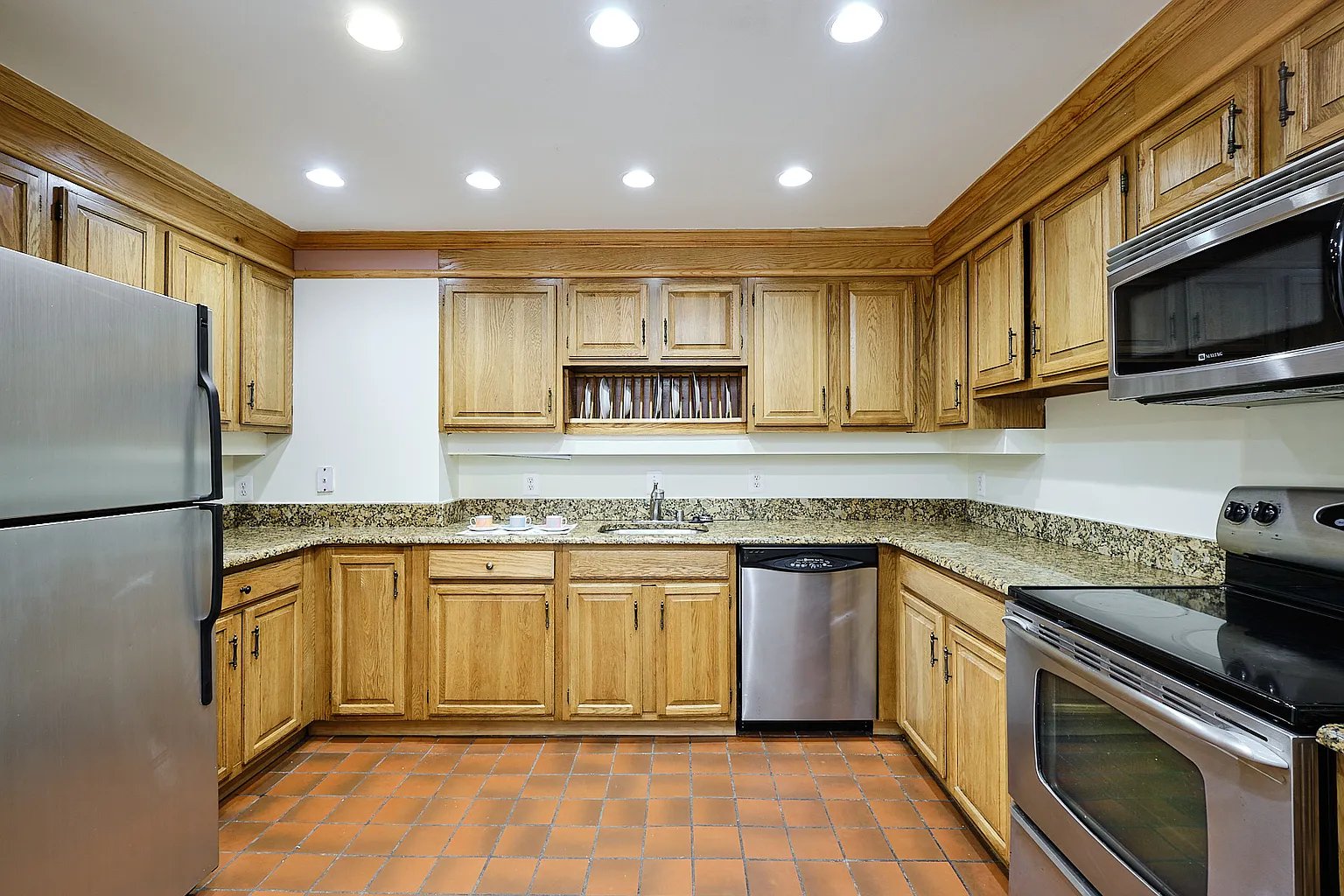 2127 California St NW APT Ll1 photo 1