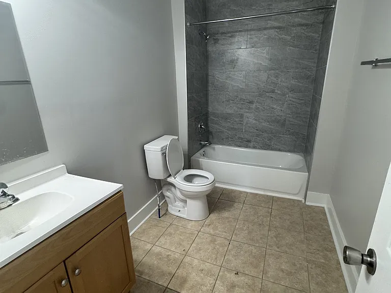 66 Amherst St — Photo 8