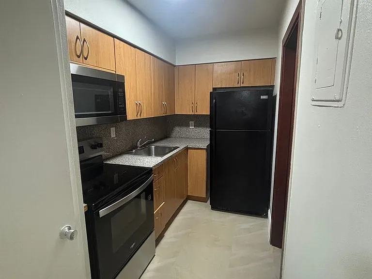 Bellagio Apartments — Photo 8