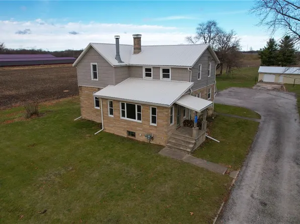 511 W 5th St, Tilton, IL 61833