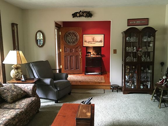2nd image of 207 Chestnut Ave