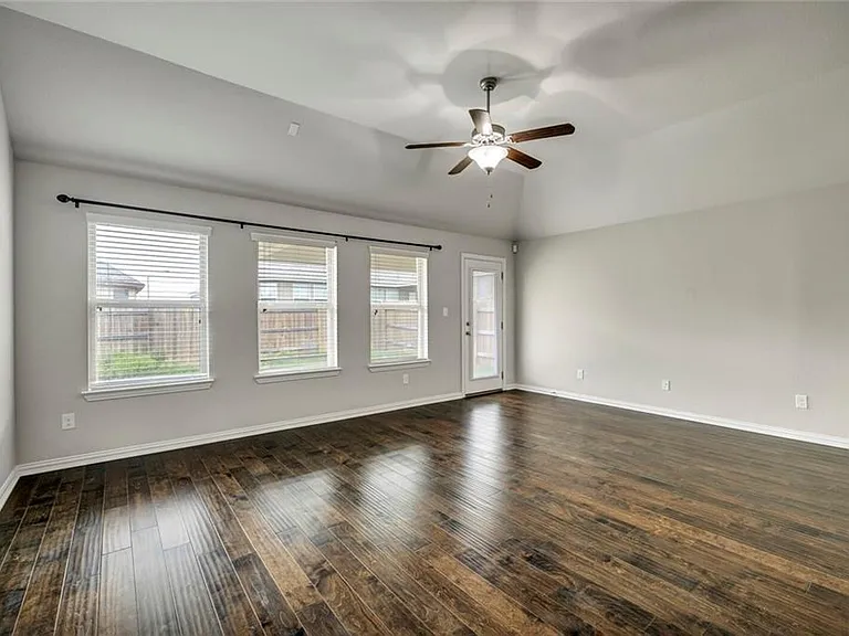 2926 Diego Dr — Photo 17