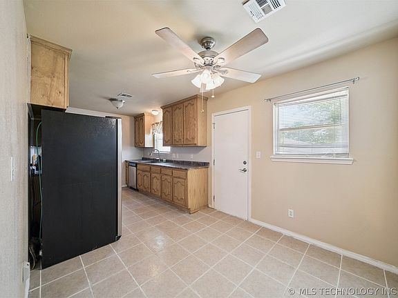 5th image of 3607 S 118th East Ave