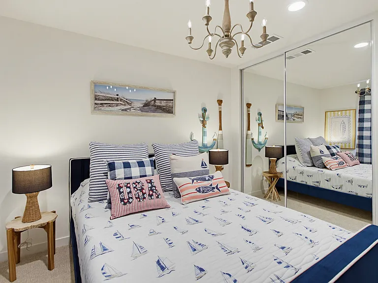 2528 Delphinium Ln — Photo 39