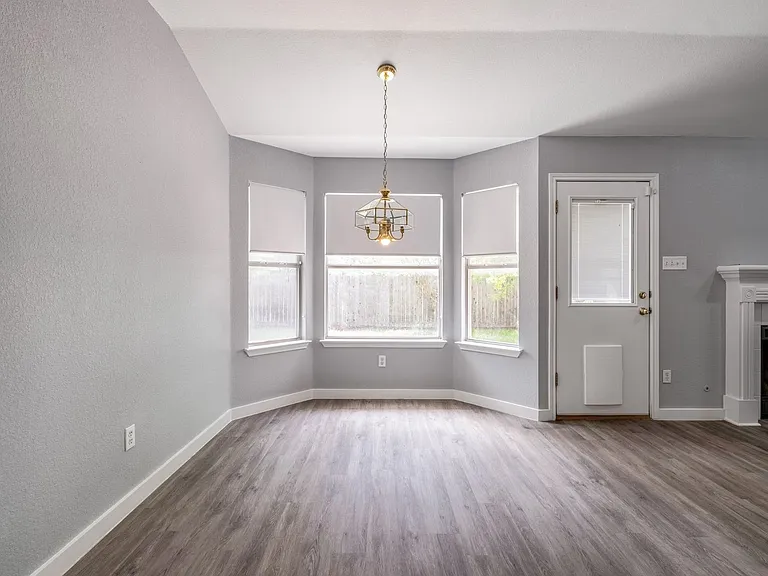 3413 Ruby Red Dr — Photo 16