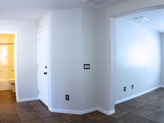 3rd image of 768 W Calle Coroza