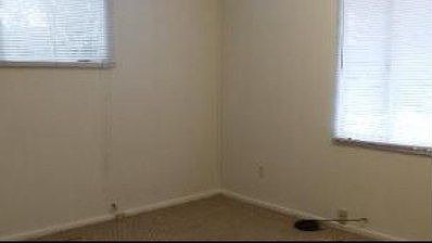 5th image of 693 Stockton Heights Dr