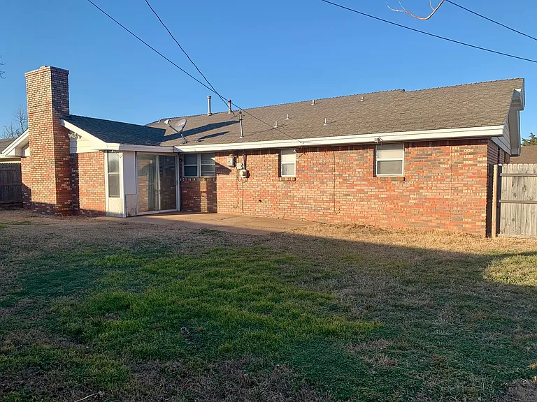 2716 Chaucer Dr — Photo 19
