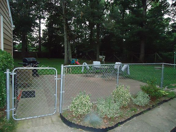 3rd image of 3711 Dogwood Ave