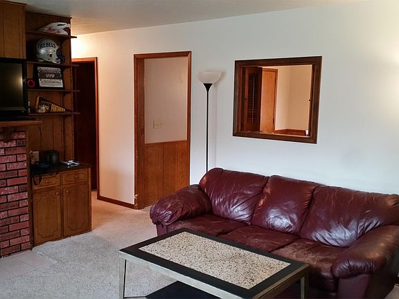 3rd image of 1304 Brenton Dr