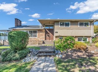 8025 Borden St, Vancouver, BC
