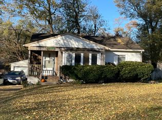 1104 68th St, Windsor Heights, IA 50324