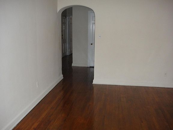 3rd image of 520 Westminster Ave