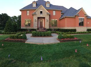 2863 Bay Hill Ct, Oakland, MI 48363