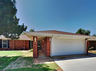 1316 Chimney Hill Rd, Yukon, OK 73099