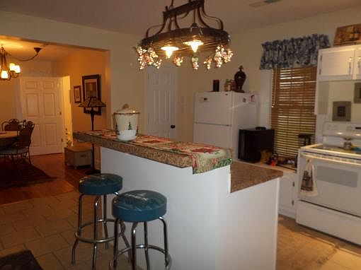 5th image of 163 Whipp Ave