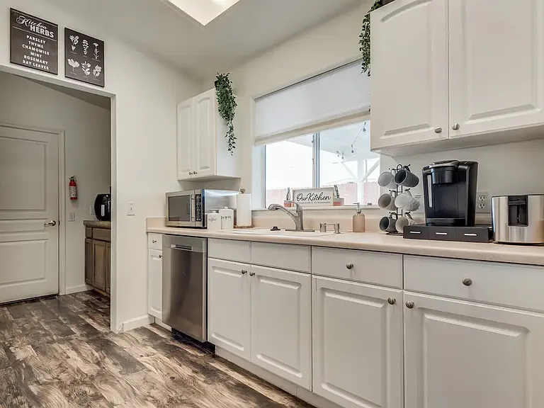 2845 Winterhaven Dr — Photo 9