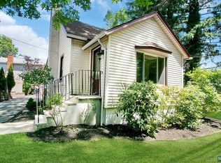 31 Central Ave, Old Tappan, NJ 07675
