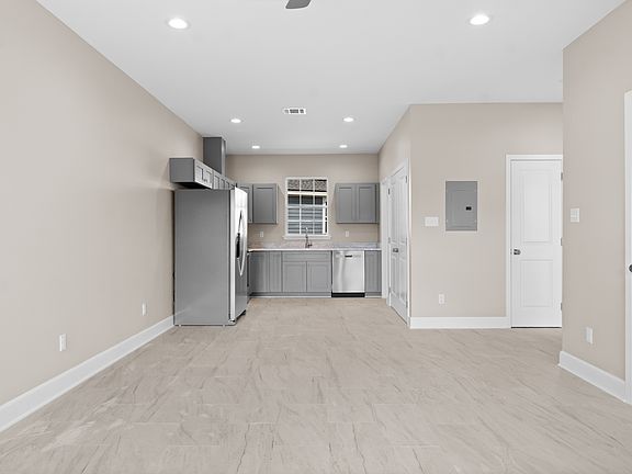 4th image of 721 Highway 182 #B