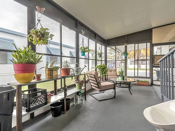 5th image of 1335 Fleming Ave #166