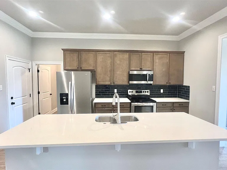 102 Jleigh Ln #J — Photo 3
