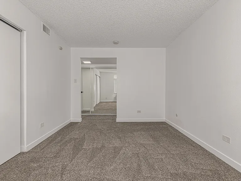 3371 S Monaco Pkwy #A — Photo 25