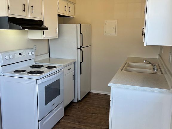 5th image of 834 Continental Ct #8