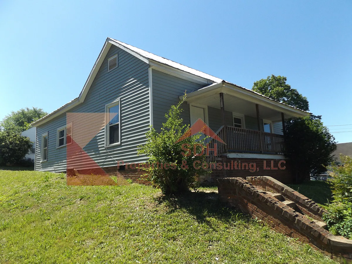 Building Photo - 116 Aikman Ave