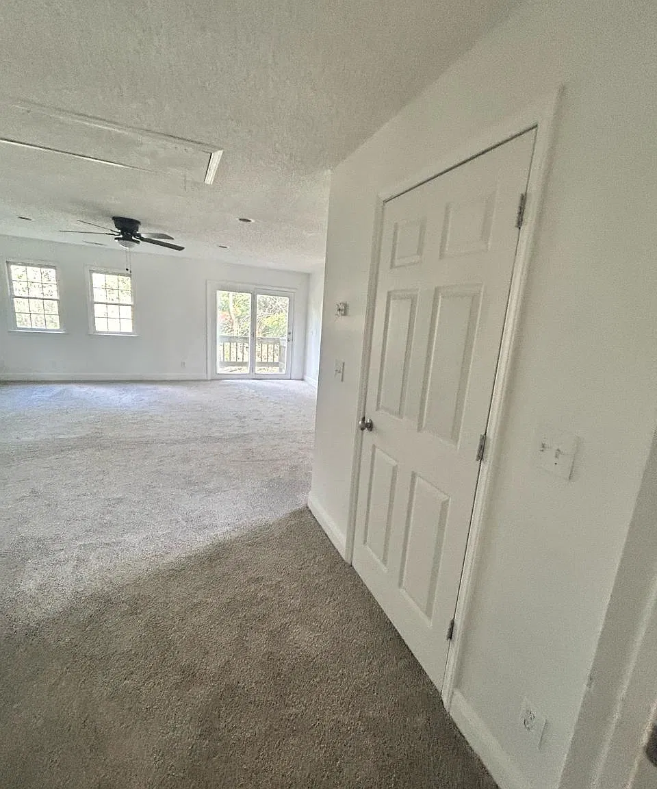 3 bed, 1800 sqft, $2,000 — Photo 2
