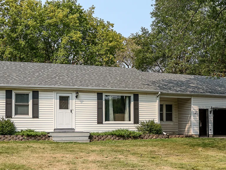 4309 S 35th St — Photo 9