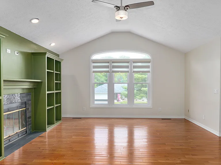 2921 S Eldon Ave — Photo 9