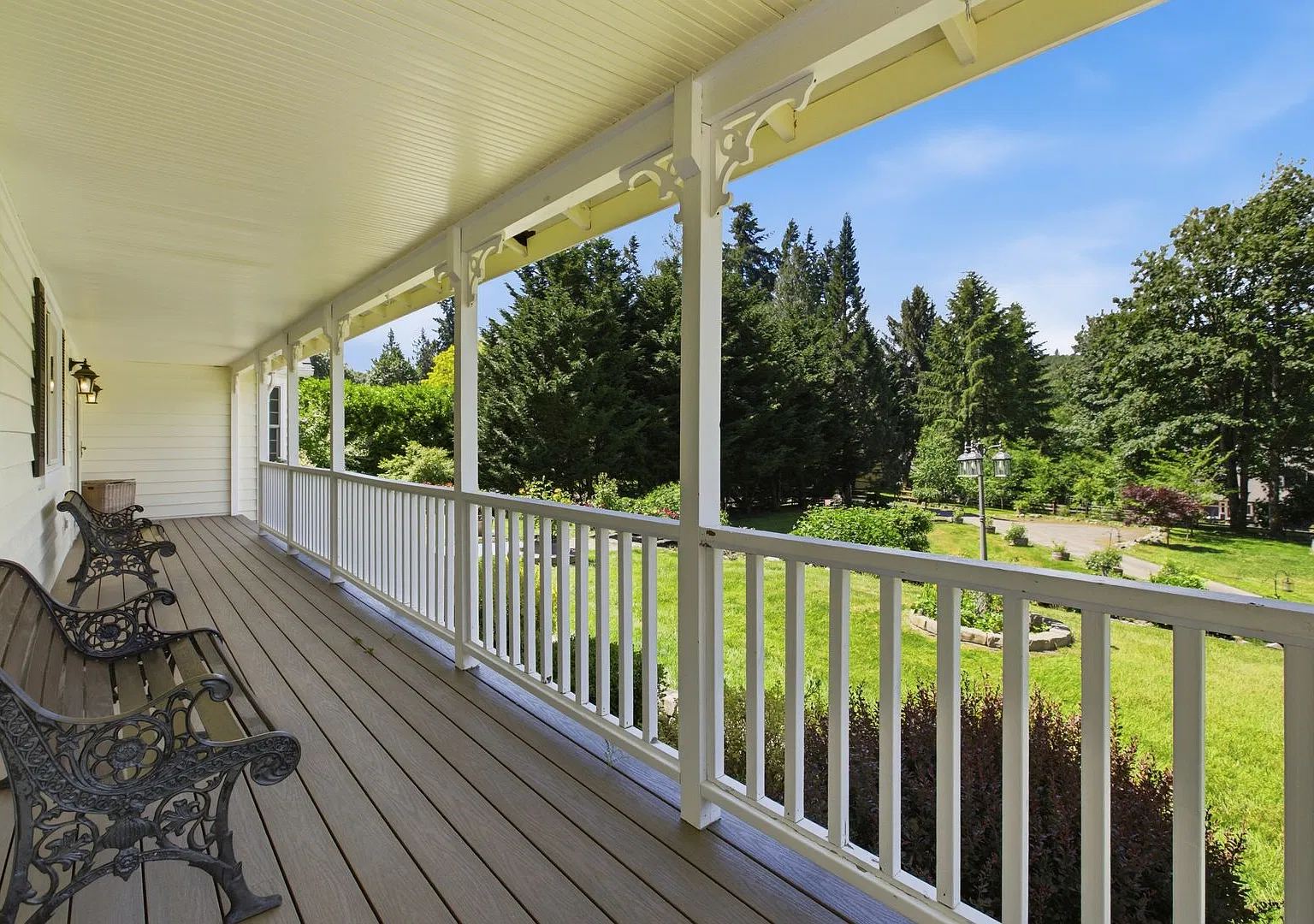 Spacious 5-Bedroom Poulsbo Retreat on 5 Acres — Photo 4
